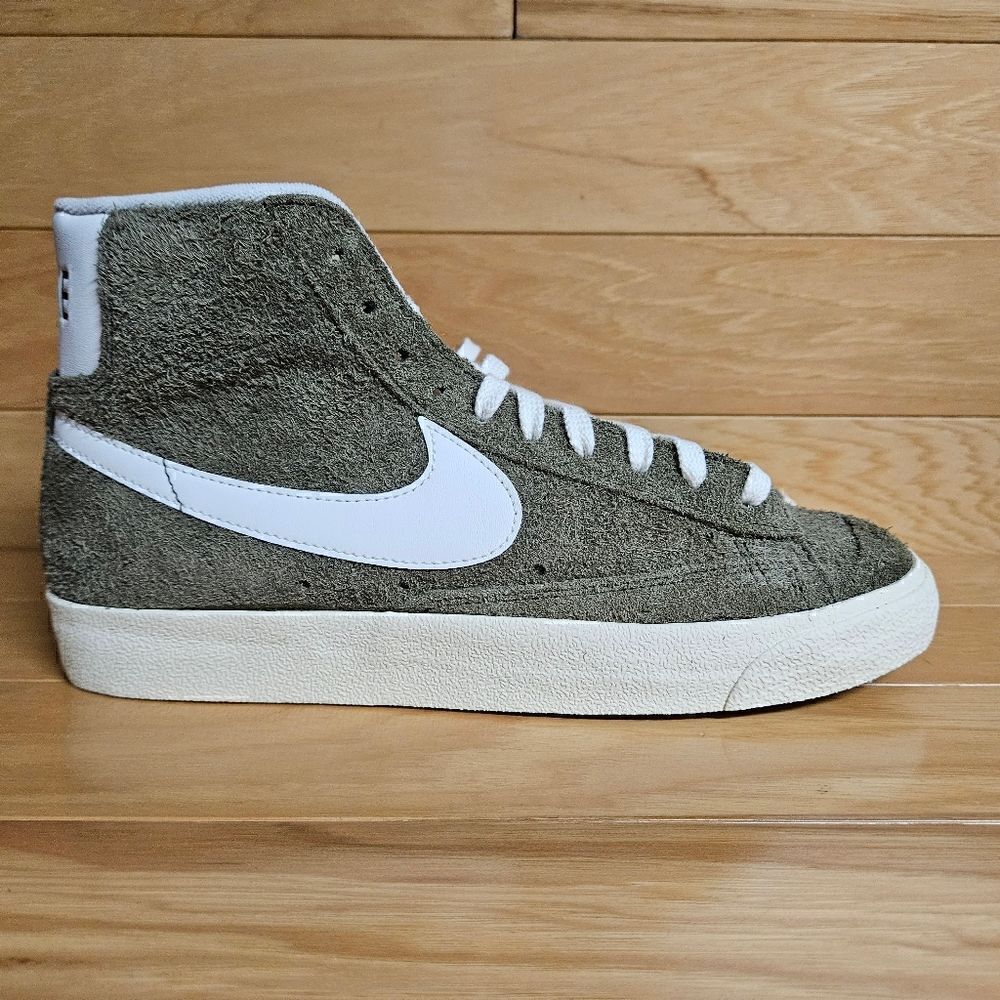 Nike Blazer Mid '77 Vintage Size 10.5 Olive Green Womens Shoes DV7006-201 - Picture 4 of 12